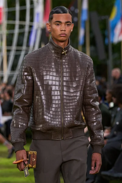 Look 90